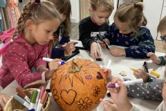 Exkurze obchůdek My Feminity a halloweenské tvoření - 24. 10. 2025